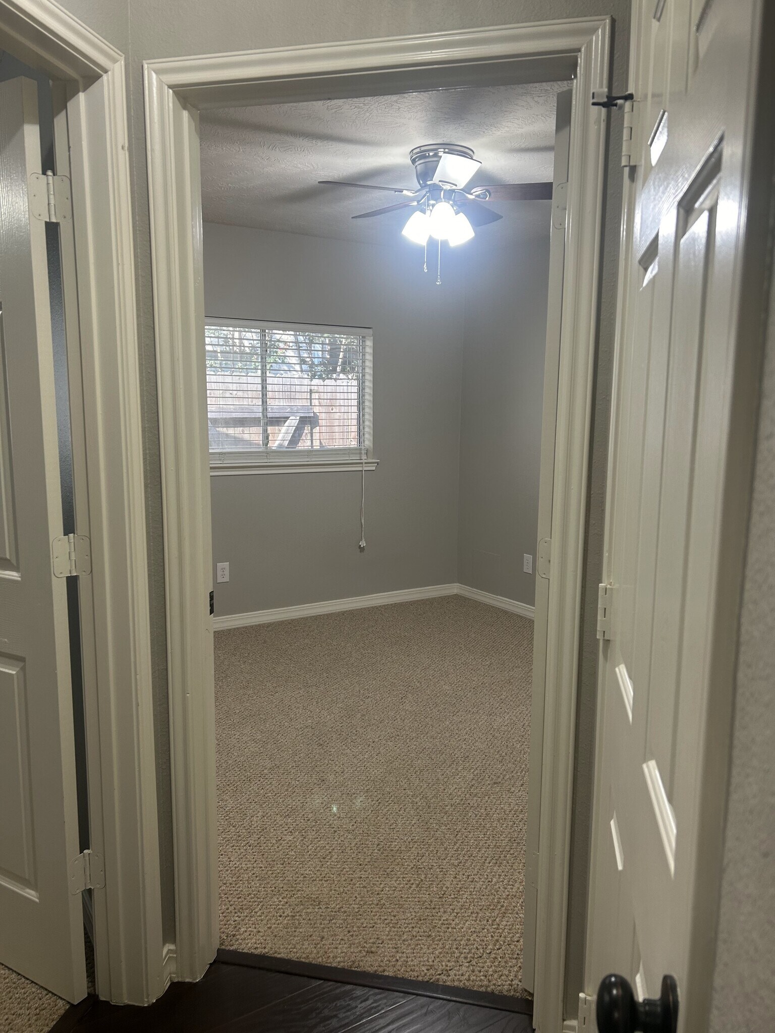 Building Photo - 3527 Pine Valley Dr