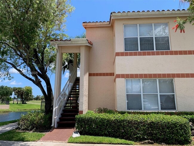 Building Photo - 3330 Pinewalk Dr N