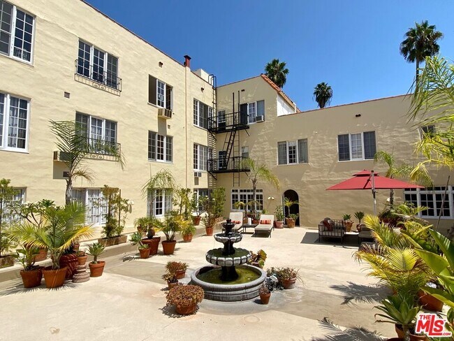 Building Photo - 1345 Hayworth Ave