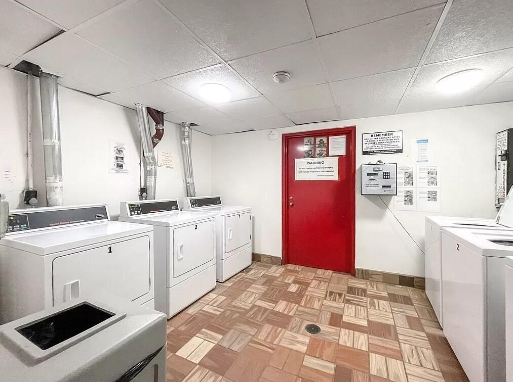 Building Photo - 303 Lowell St