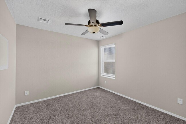 Building Photo - 4847 Mount Salas St NE