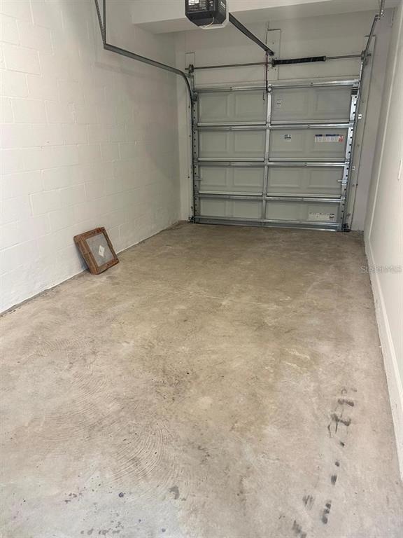 Building Photo - 2772 Pierr St