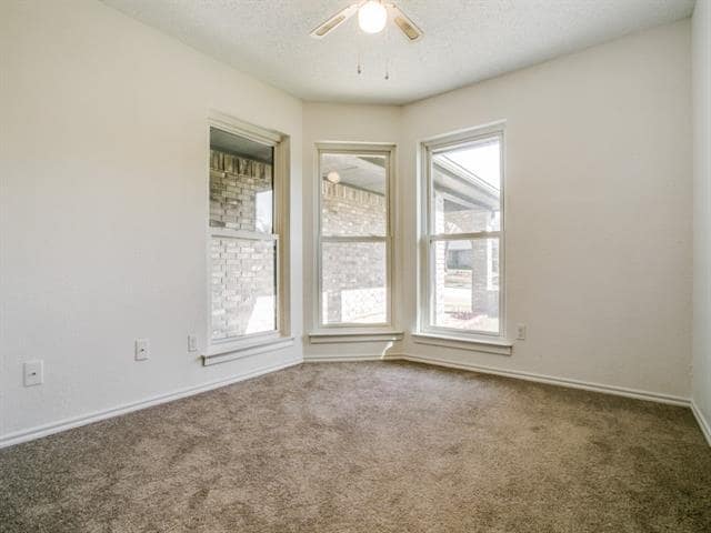 Building Photo - 2411 Bayberry Ln