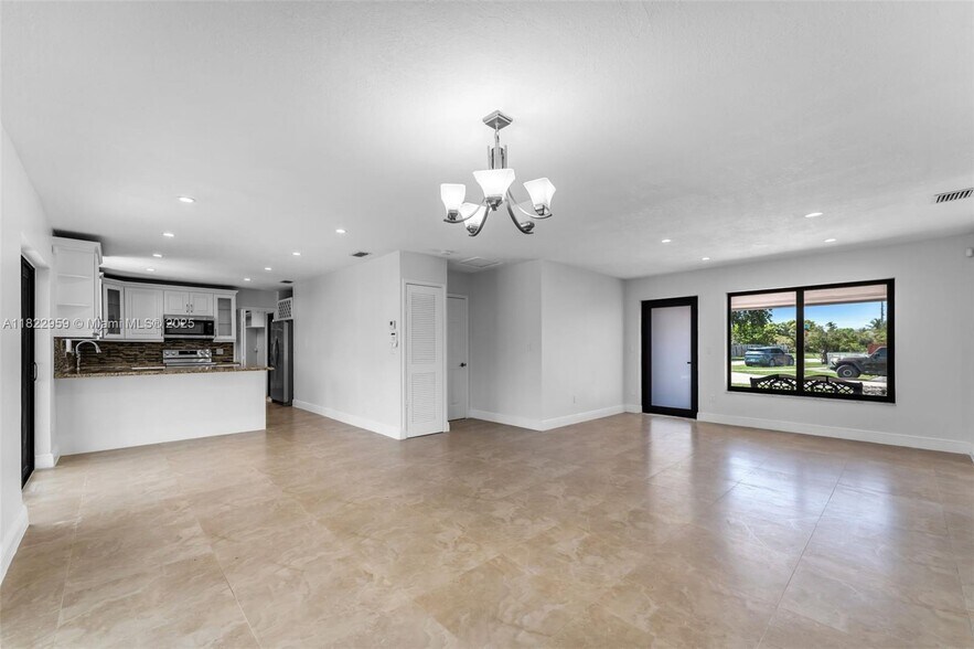 Building Photo - 9140 SW 45th Ter
