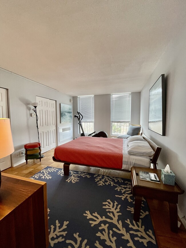 Building Photo - 77 Pond Ave