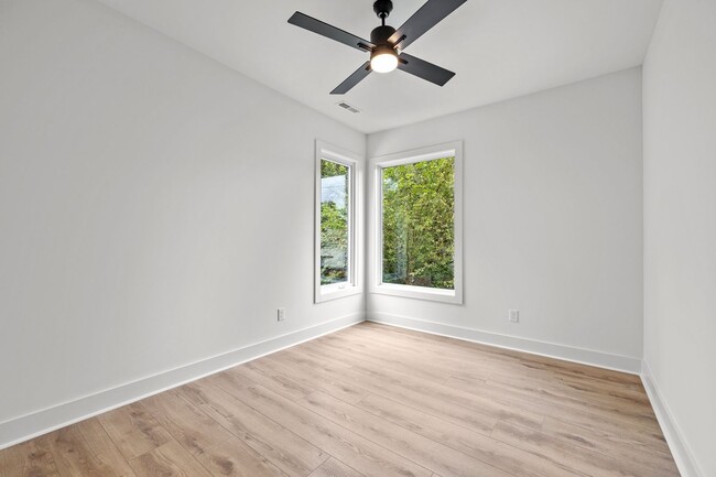 Building Photo - Gorgeous New Construction near Downtown Durham, Premium Finishes - Pet Friendly!