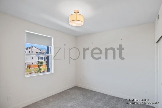 Building Photo - 37393 Salt Grass Rd