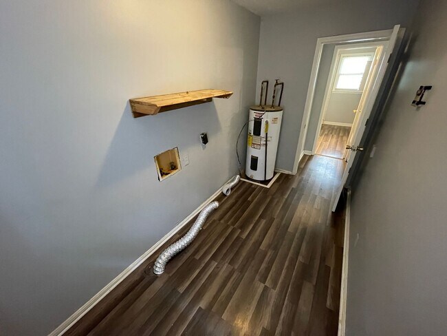 Building Photo - 261-263 Stuart Avenue Duplex