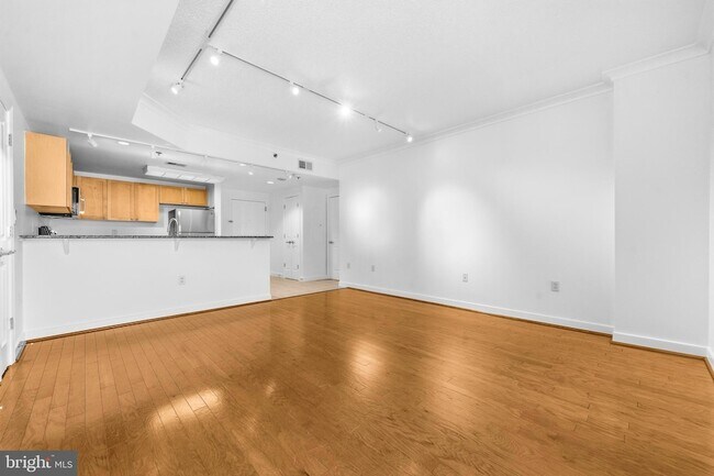 Building Photo - 777 7th St NW