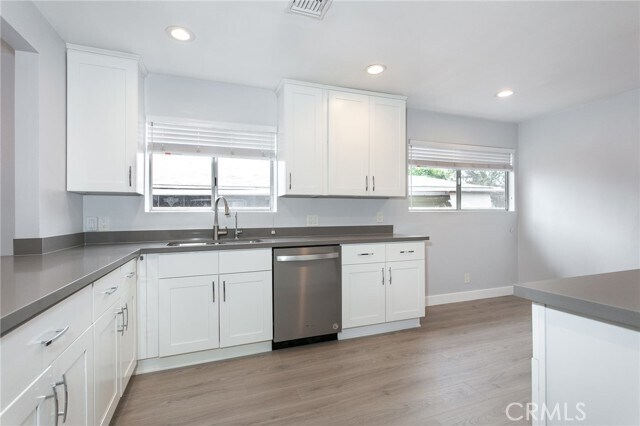 Building Photo - 6631 Nagle Ave