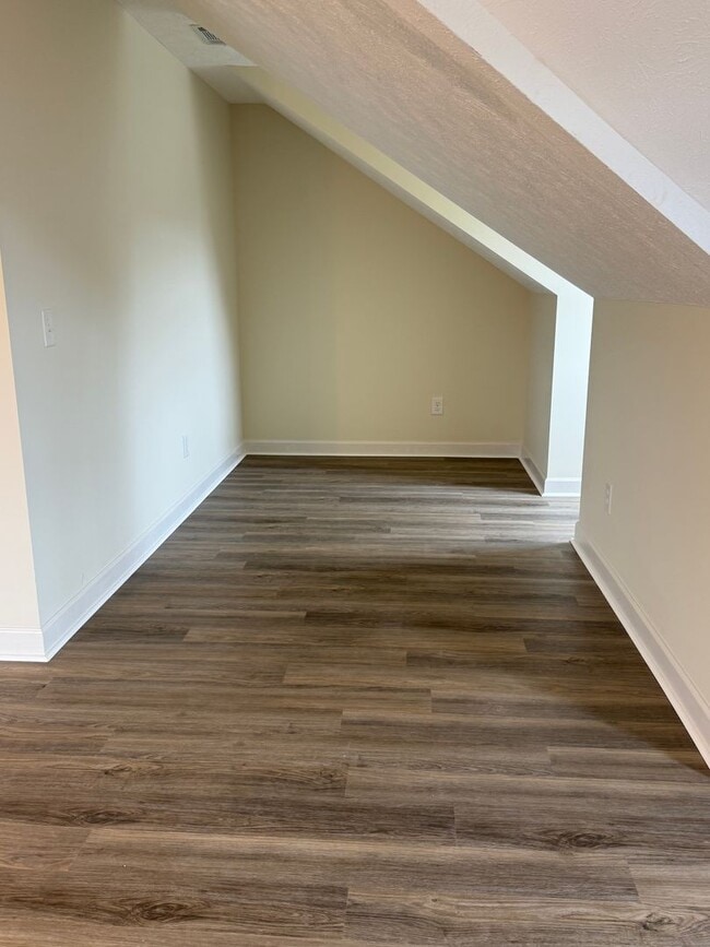 Building Photo - MOVE IN SPECIAL: 1/2 OFF FIRST FULL MONTHS RENT WITH A 12 MONTH LEASE!! 3BR/3BA in Prime Gallatin...