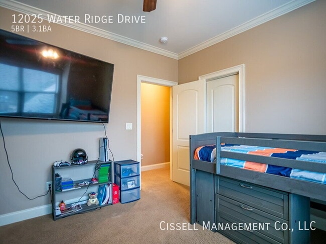 Building Photo - 12025 Water Ridge Dr