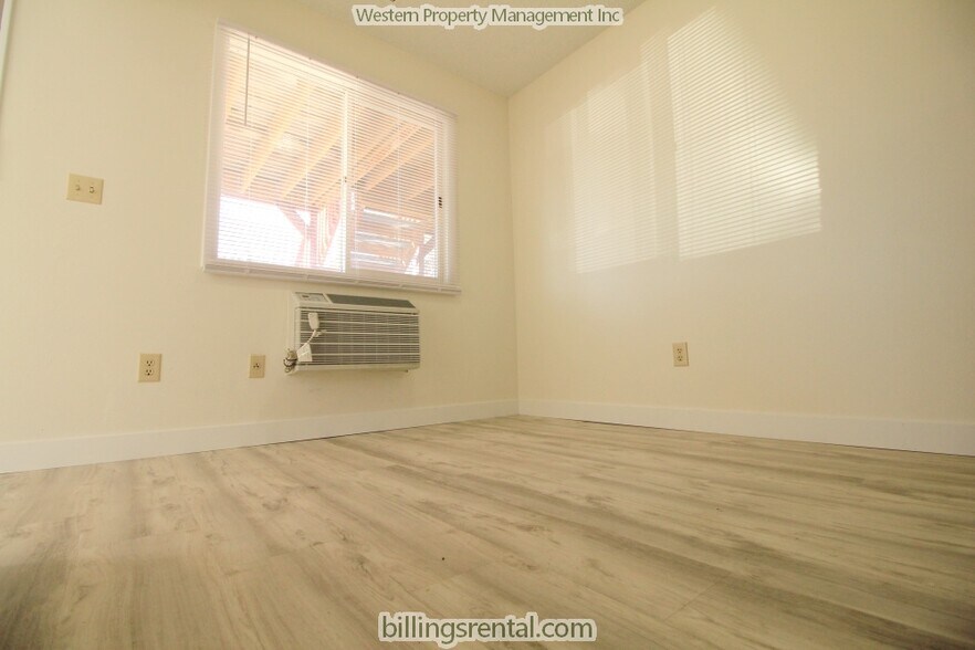 Dining Area - 411 Mervin St