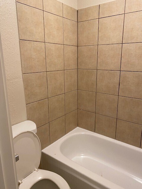 Building Photo - 3206 Lobit Dr