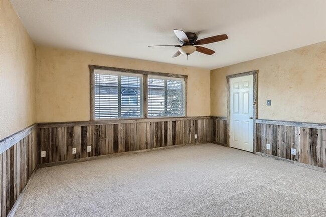 Building Photo - 8803 Redwood Bend