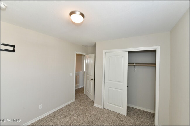 Building Photo - 6933 Copper Town Dr
