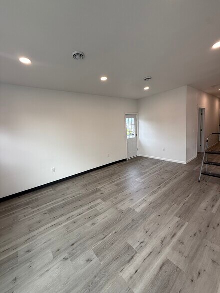 Building Photo - 1325 N 8th St