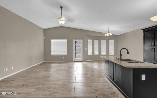 Building Photo - 12032 Mesquite Thorn Dr