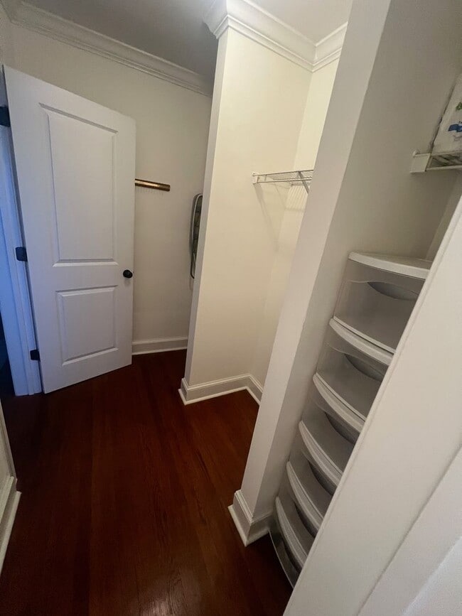 Building Photo - Wonderful studio condo in the heart of Old Town!!