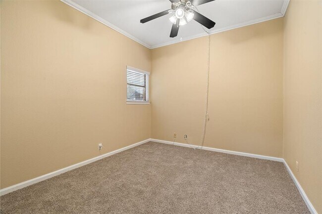 Building Photo - 505 Bellevue Pl