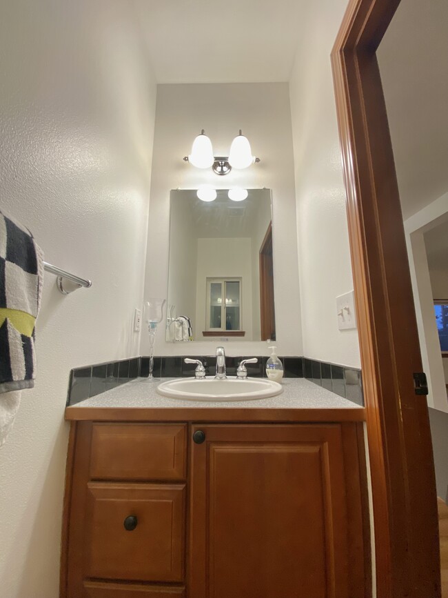 Building Photo - 17060 WA-106