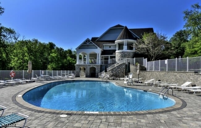 Building Photo - 511 Chatfield Dr