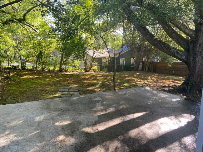 Building Photo - 4 Elletson Dr