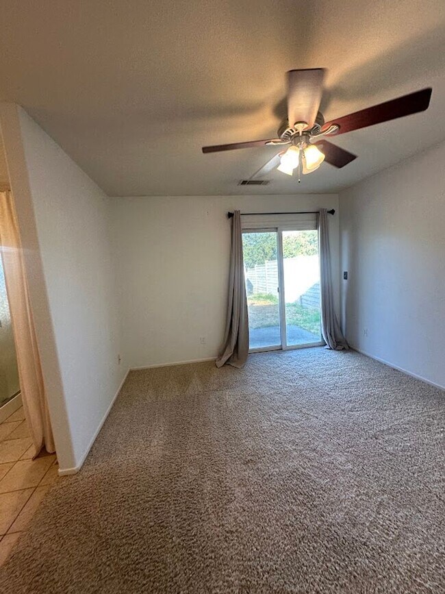 Building Photo - 3228 Lyndsey Ln