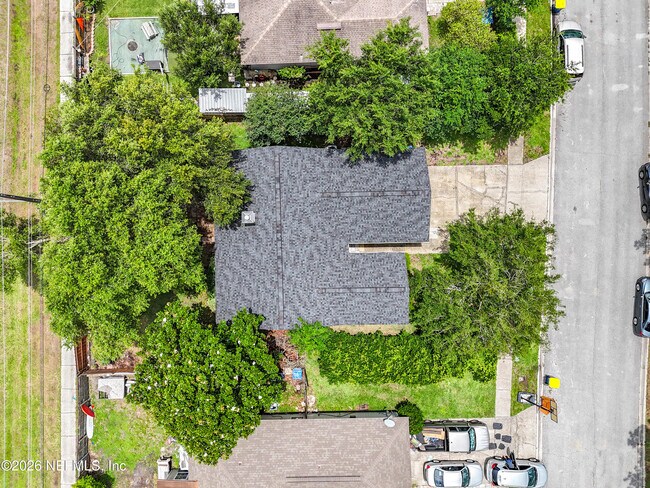 Building Photo - 341 Hickory Hollow Dr N