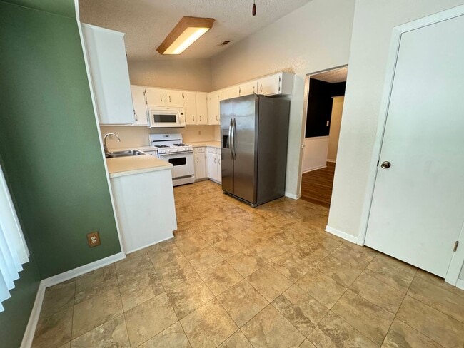 Building Photo - 3-Bedroom House for Rent in Killeen