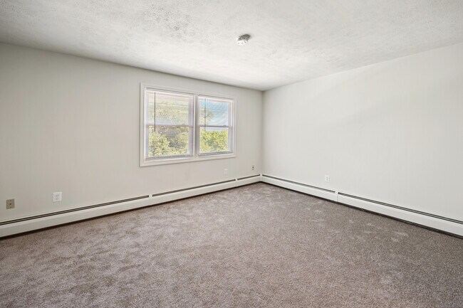 Building Photo - 74 Nutmeg Dr