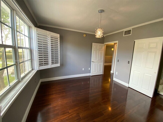 Building Photo - 1202 Belmont Ln
