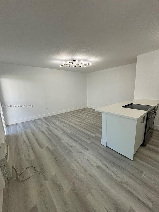 Building Photo - 9270 E Bay Harbor Dr
