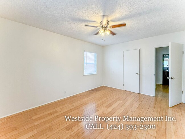 Building Photo - 906 Edgewood St