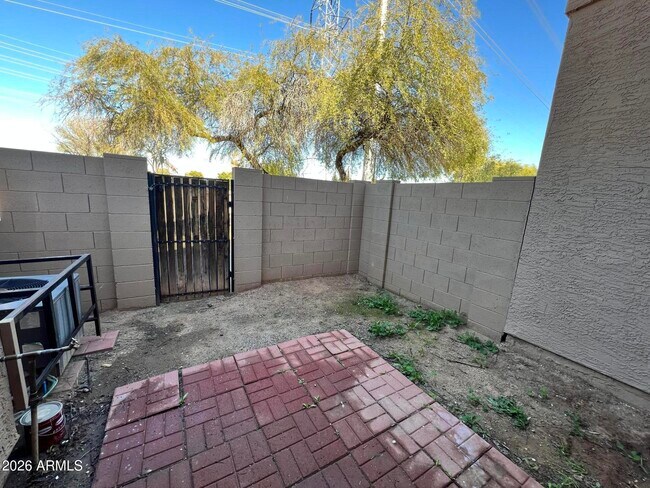 Building Photo - 3491 N Arizona Ave