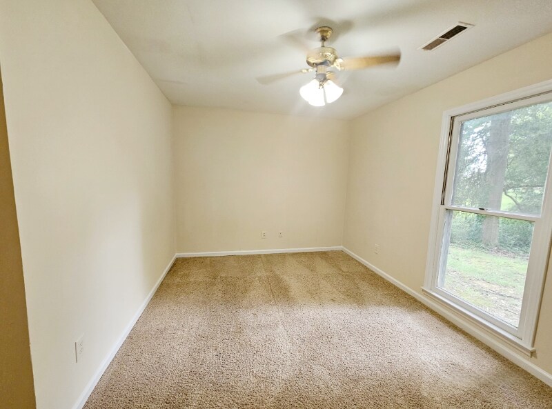 Building Photo - 1421 Bogart St