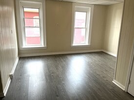 Building Photo - 239 W 16th St