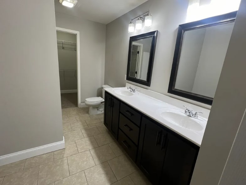 Building Photo - 4901 Cedar Creek Circle