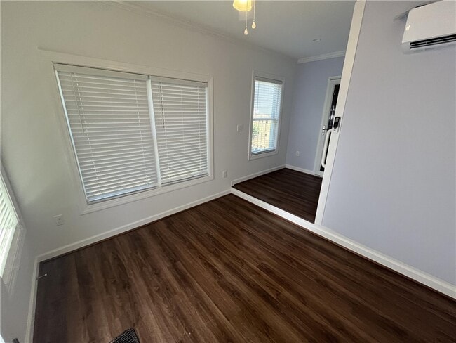 Building Photo - 102 Mcleod Dr