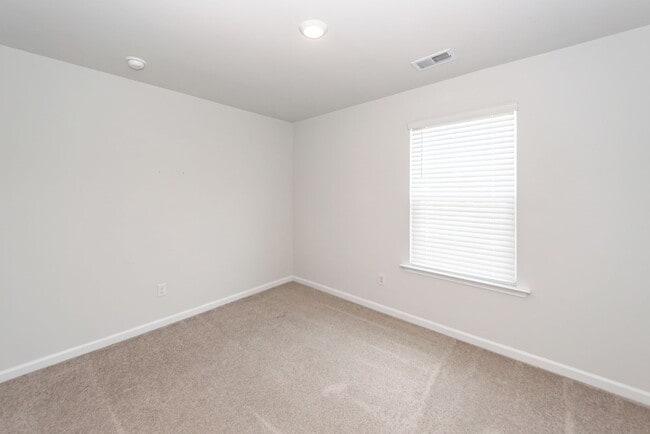 Building Photo - 4 Bedroom, 2.5 Bathroom Home in Carolina Groves - Moncks Corner