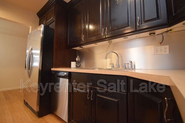 Building Photo - 616 Beynon Ct