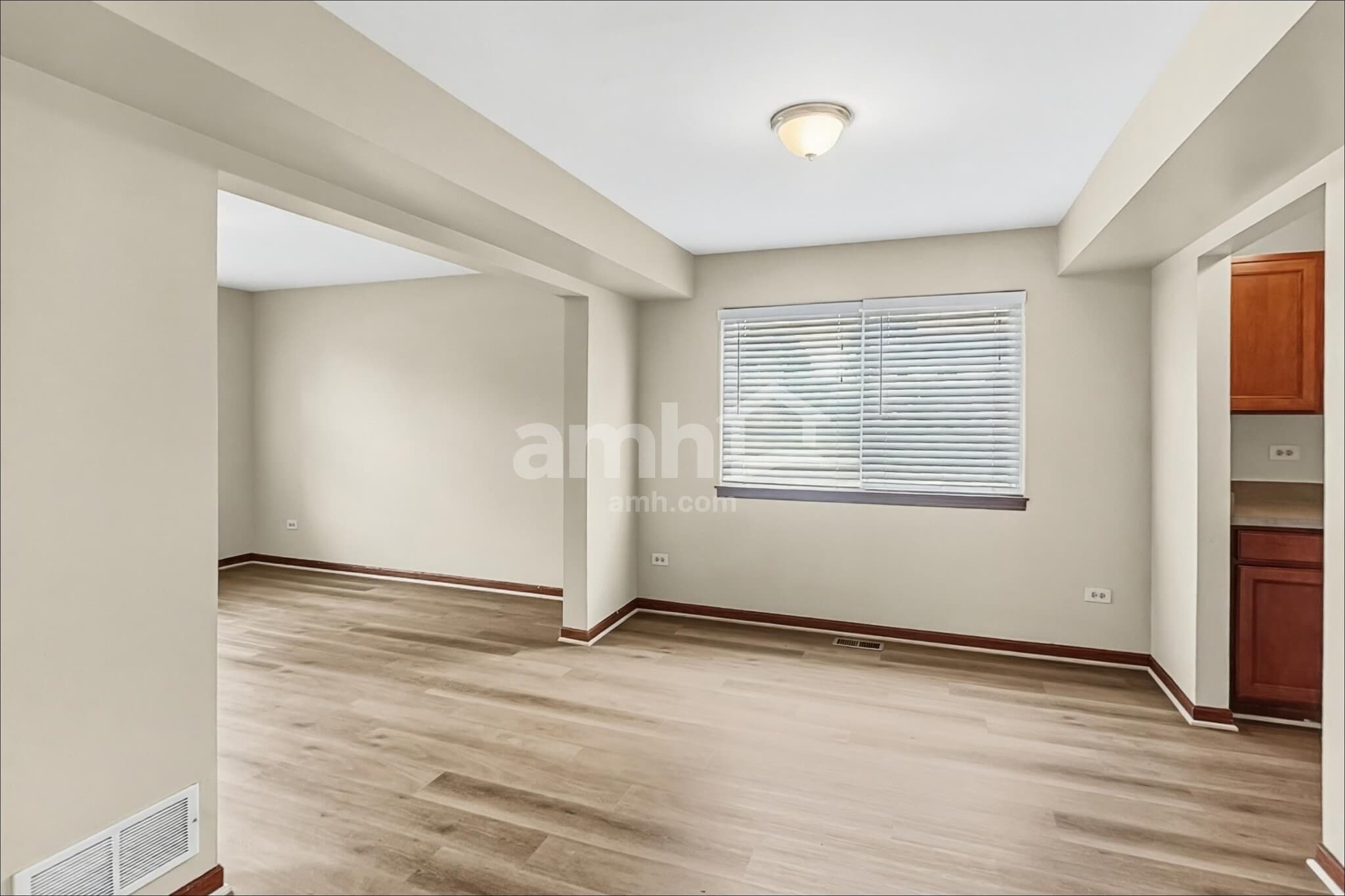 Building Photo - 26333 Wild Rose Dr