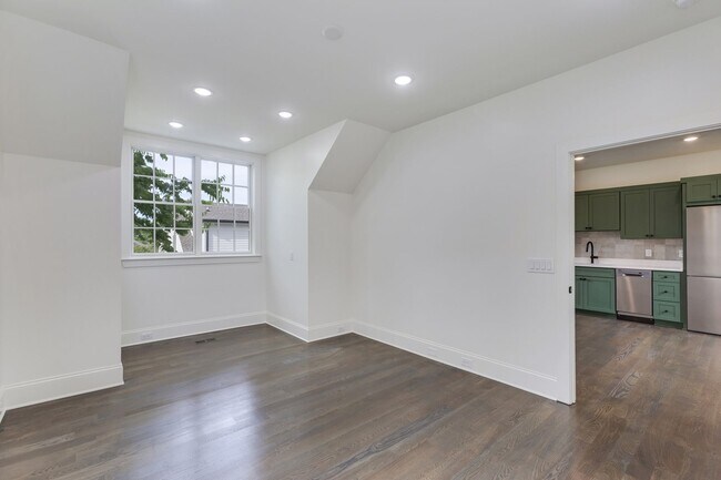 Building Photo - 1413 Clifton Ln