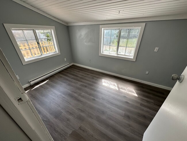 Building Photo - BEAUTIFUL 2 BEDROOM 1 BATH NEWLY REMODELED-- PRIME LOCATION!!!