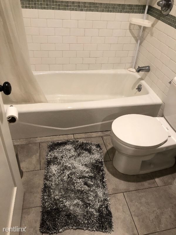 Building Photo - 1823 Michigan Ave