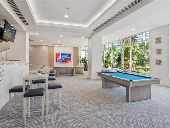 Building Photo - 2670 E Sunrise Blvd