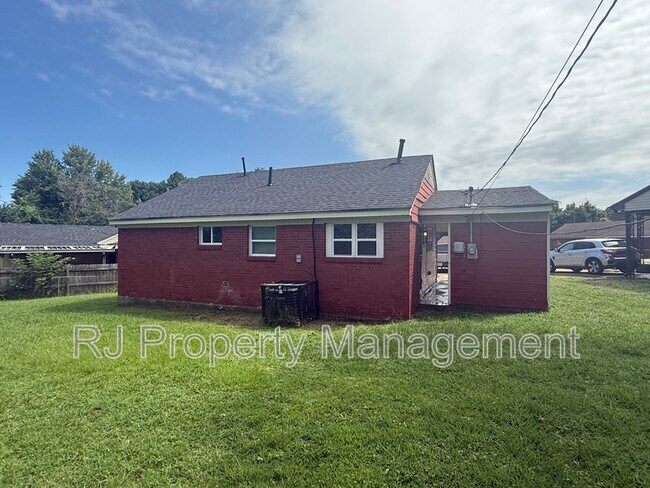 Building Photo - 4277 Falcon Cove