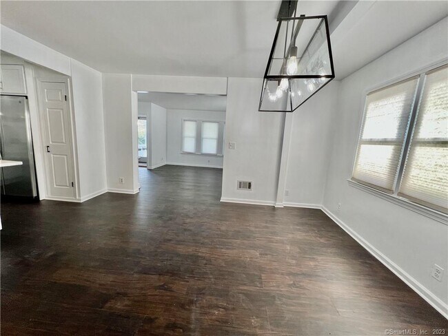 Building Photo - 826 Oldfield Road
