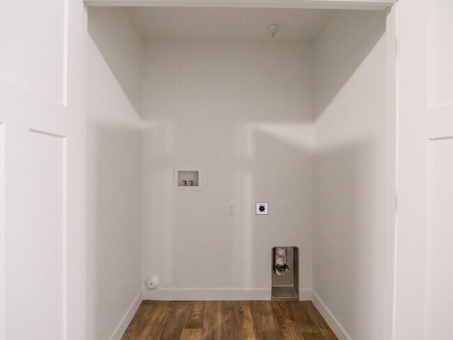 Building Photo - 200 W 1000 S