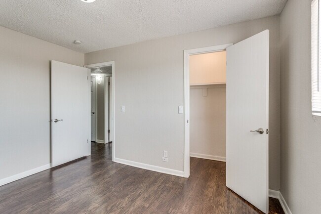 Building Photo - Best Value 2BR in Moore - $99 Move in Special!